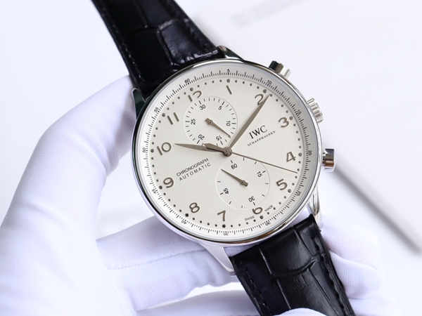 アイ・ダブリュー・シー正面デザイン